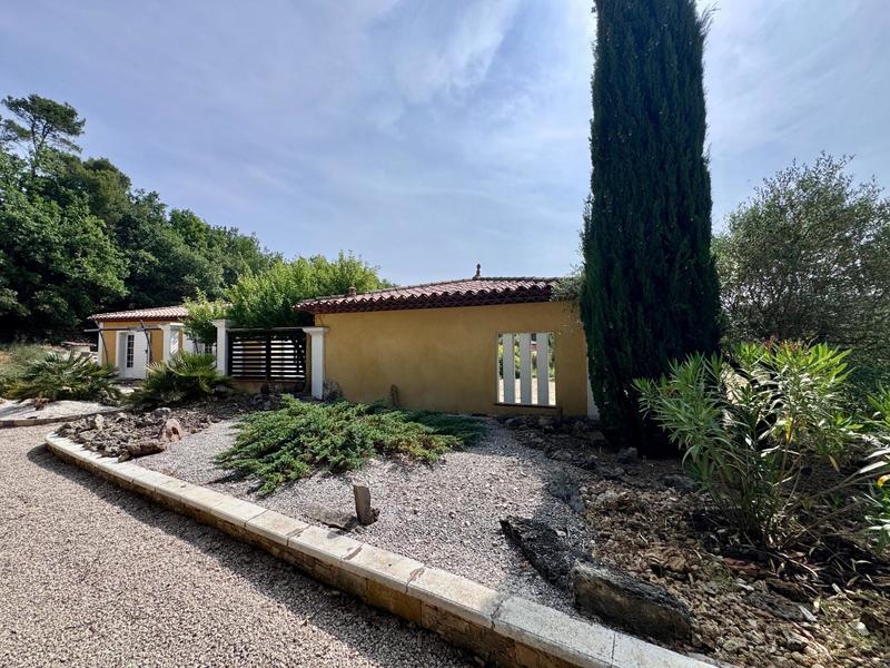 Maison - 223 m² - 6 pièces