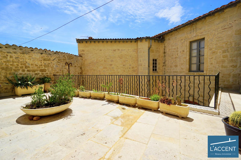 Maison - 437 m² - 14 pièces