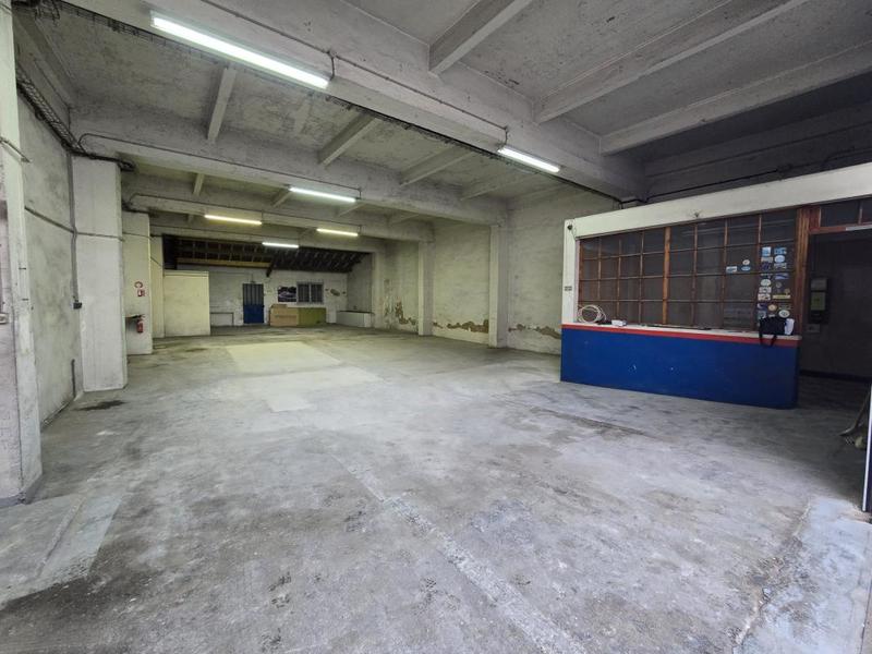 Entrepôt - 225 m²