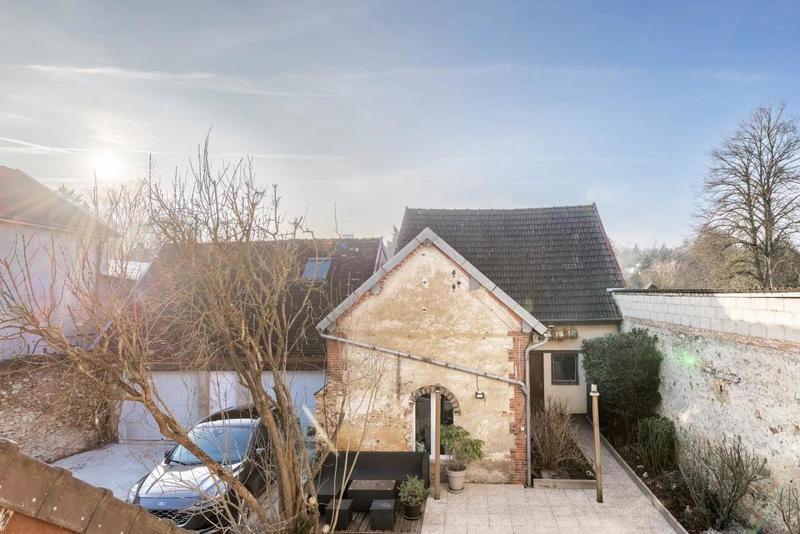 Maison - 240 m² - 10 pièces