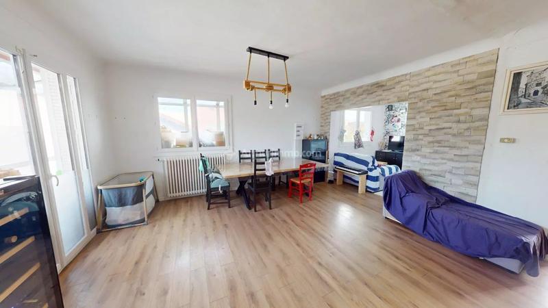 Maison - 157 m² - 8 pièces