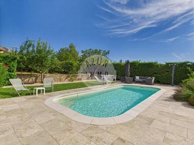 Maison - 96 m² - 5 pièces