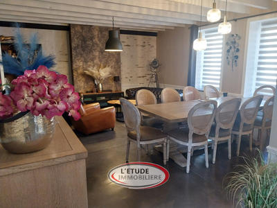 Maison - 250 m² - 7 pièces