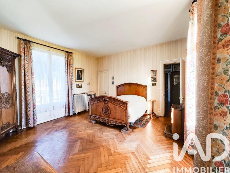 Maison - 256 m² - 9 pièces