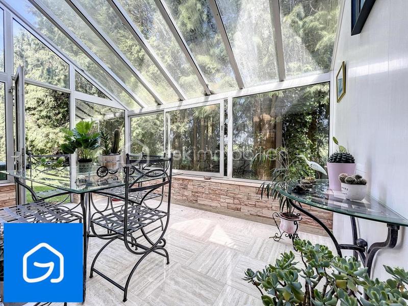 Villa - 232 m² - 10 pièces