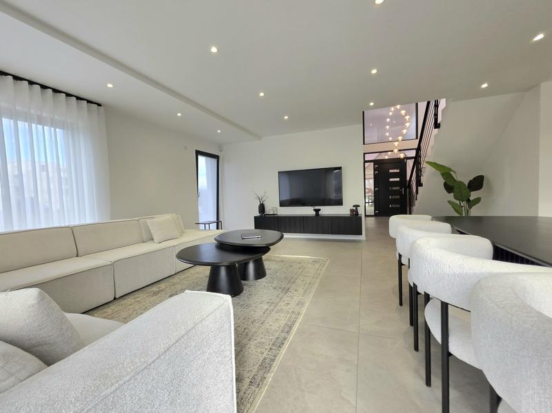 Maison contemporaine - 161 m² - 7 pièces