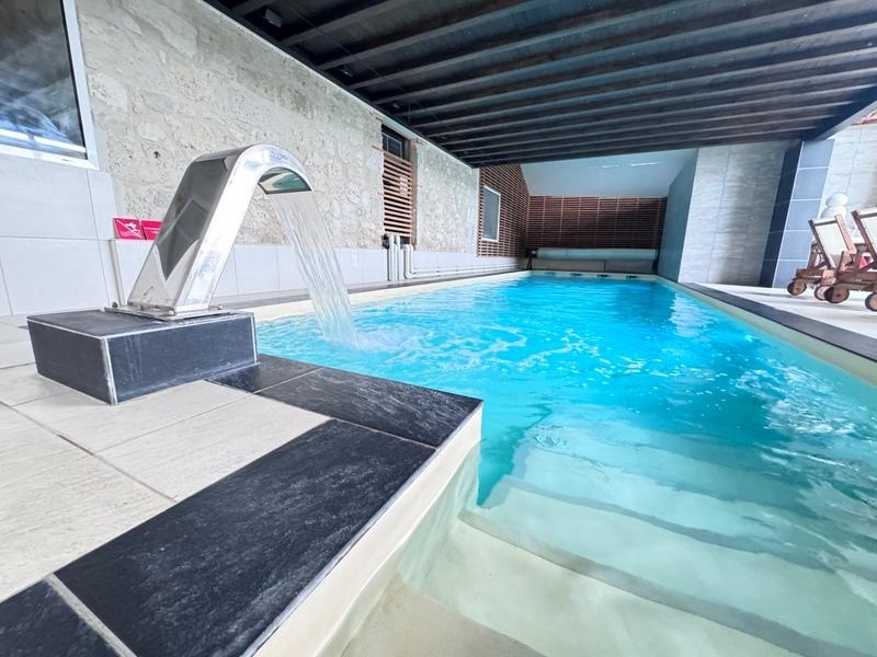 Propriété - 500 m² - 15 pièces