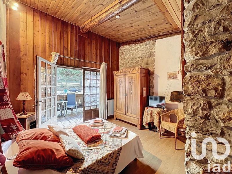 Châlet - 200 m² - 8 pièces