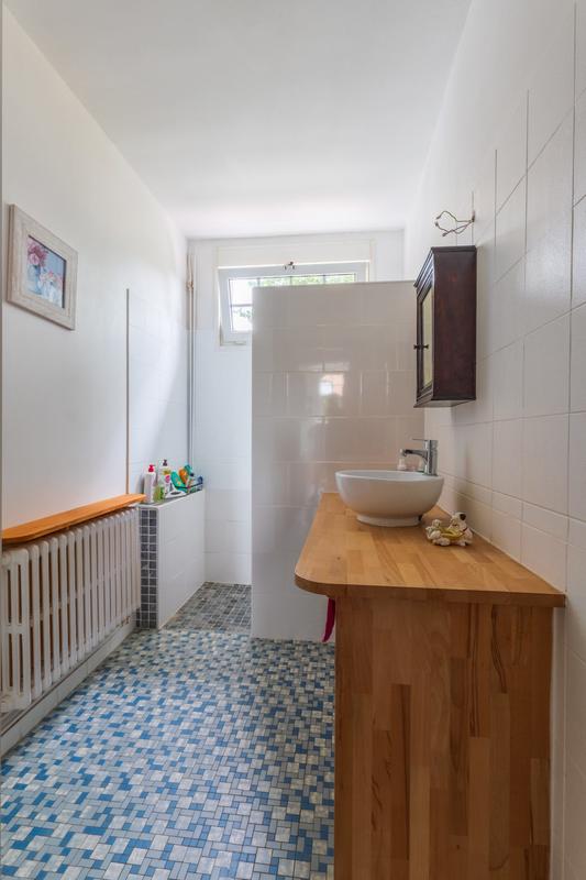 Maison - 250 m² - 12 pièces