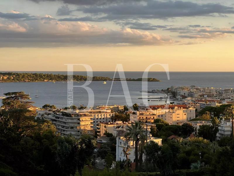 Appartement - 105 m² - 4 pièces