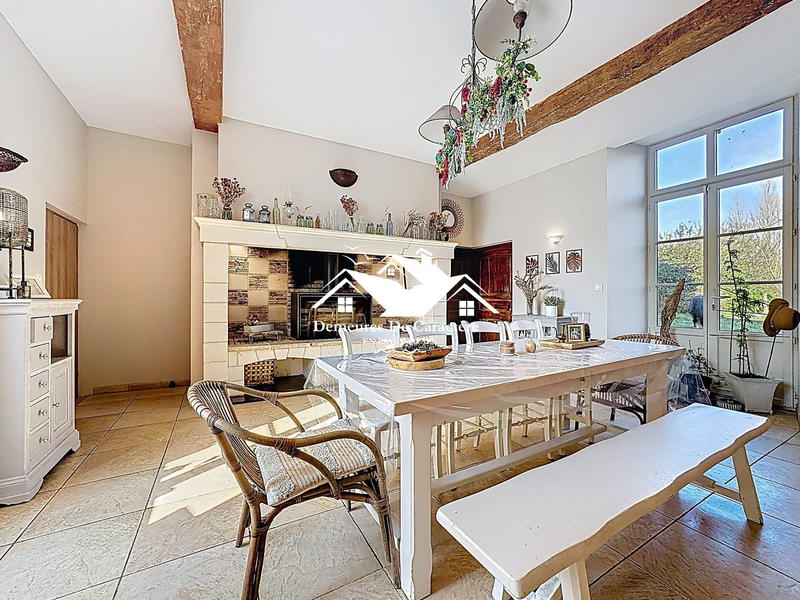 Maison - 318 m² - 12 pièces