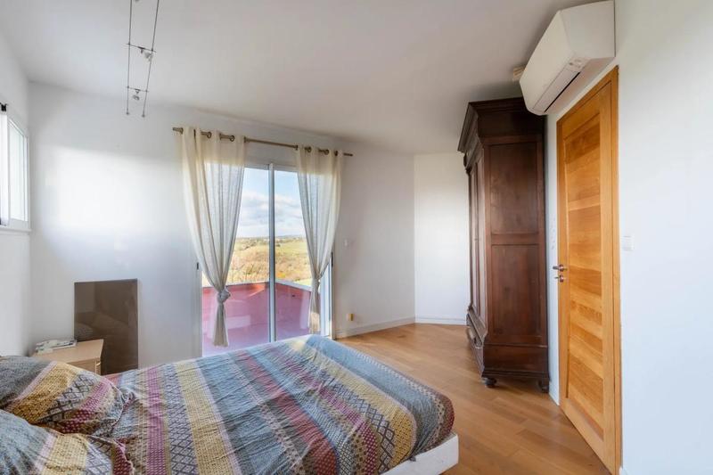 Maison d'architecte - 320 m² - 9 pièces