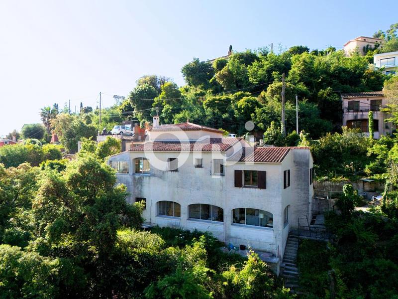 Villa - 177 m² - 6 pièces