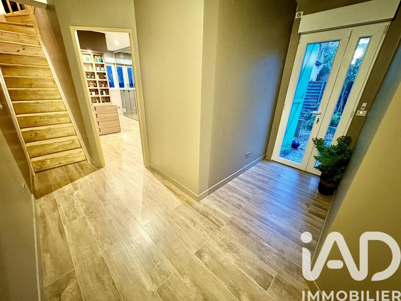 Maison - 213 m² - 5 pièces