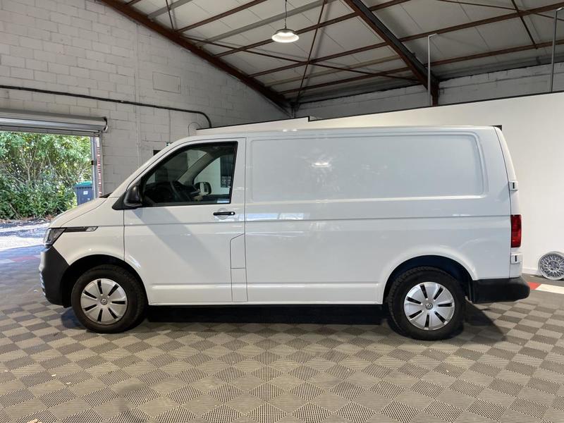 Volkswagen Transporter T6 2.0tdi -Carplay-Attelage-Garantie 6 Mois-