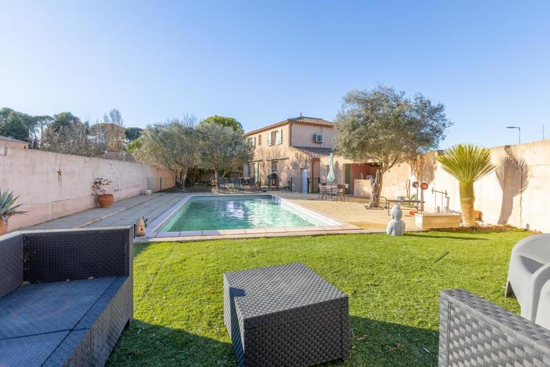 Maison ancienne - 203 m² - 8 pièces