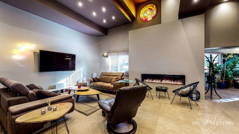 Villa - 285 m² - 12 pièces