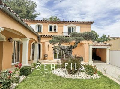 Maison - 228 m² - 7 pièces