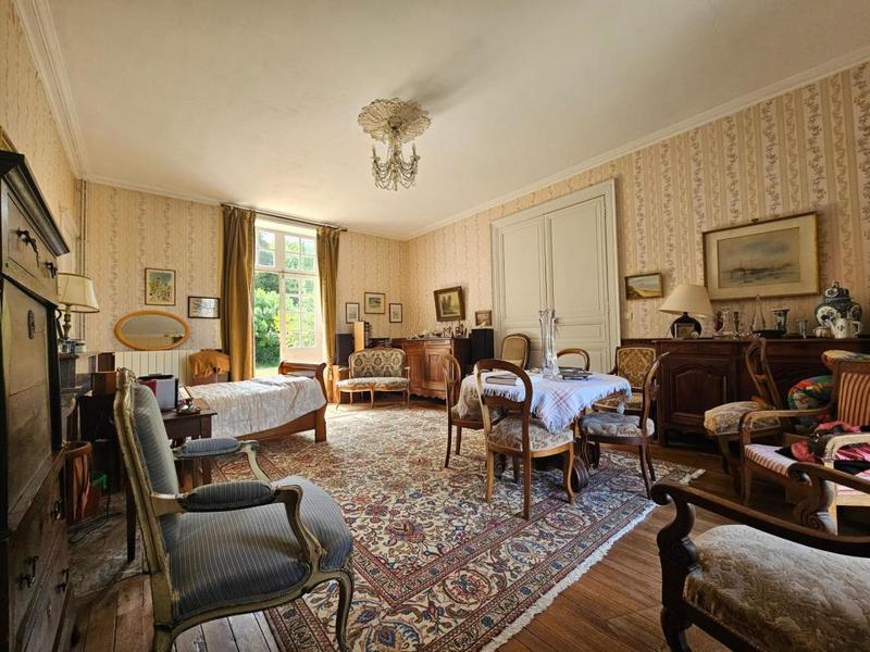 Maison - 292 m² - 10 pièces