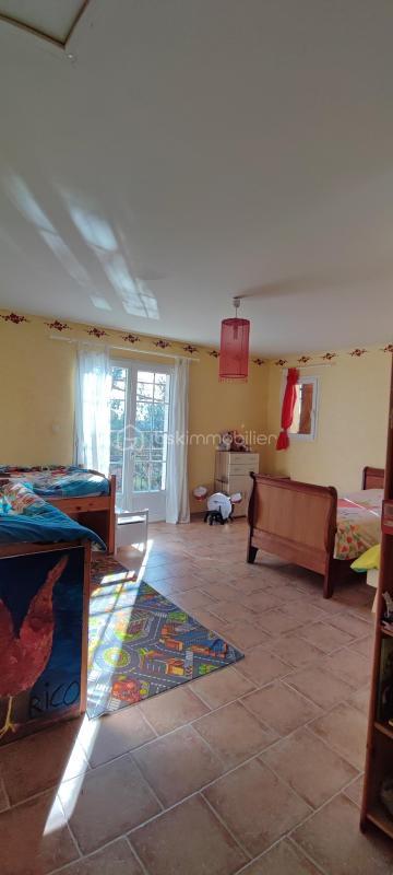 Maison traditionnelle - 250 m² - 8 pièces