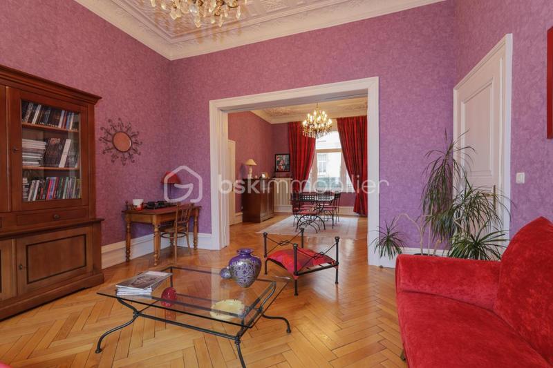 Maison de maîtres - 300 m² - 8 pièces