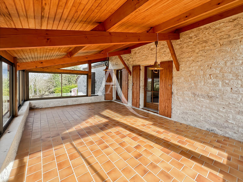 Maison - 200 m² - 8 pièces