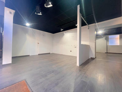 Local commercial - 110 m² - 4 pièces