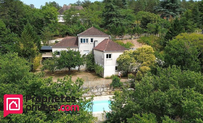 Maison - 170 m² - 8 pièces