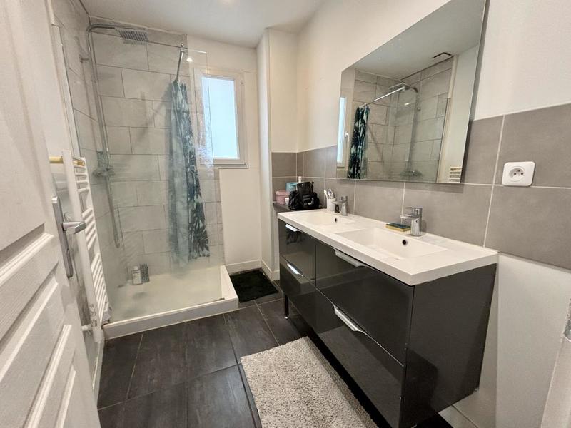 Maison - 140 m² - 8 pièces