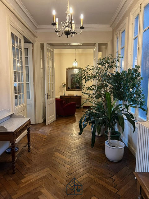 Appartement - 235 m² - 5 pièces