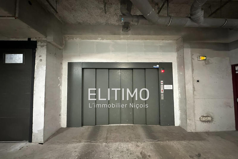 Parking / Garage - 14 m²