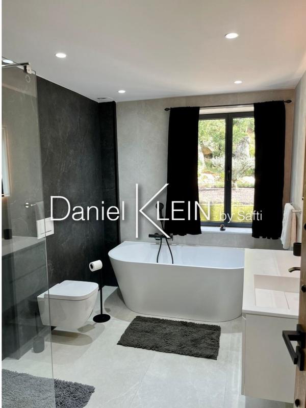 Maison - 345 m² - 8 pièces