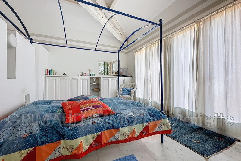 Villa - 180 m² - 6 pièces