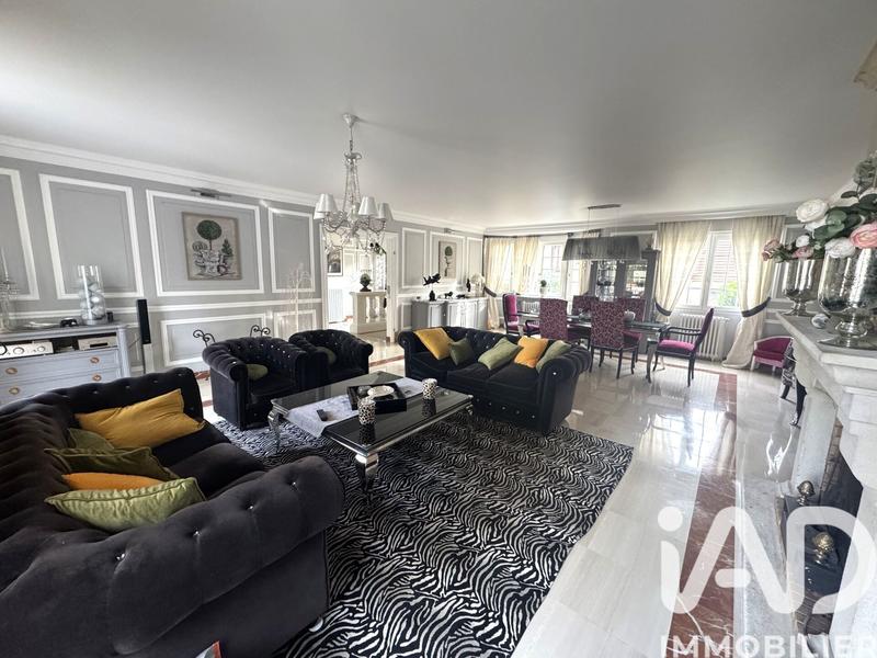 Maison - 180 m² - 5 pièces