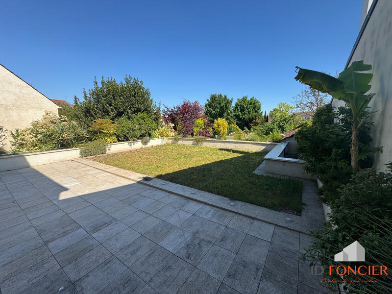 Maison - 180 m² - 6 pièces