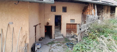 Maison - 300 m² - 2 pièces