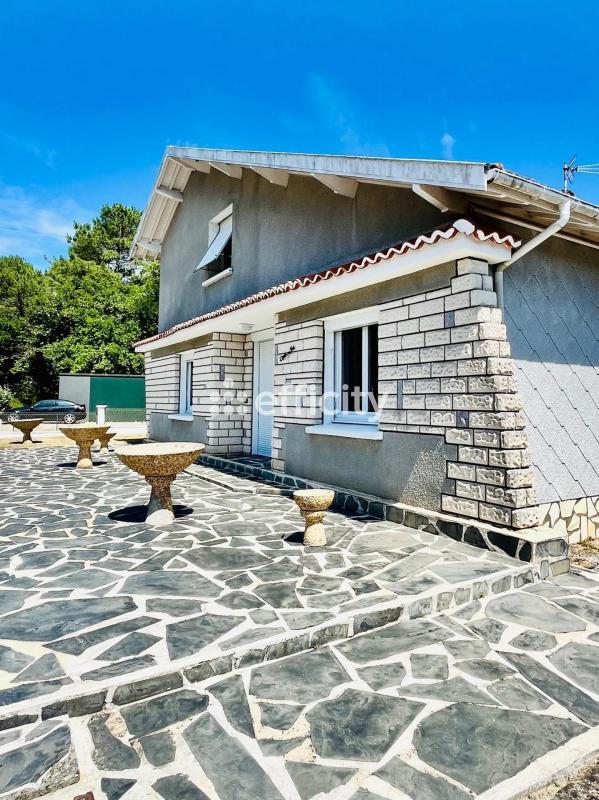 Villa - 180 m² - 9 pièces