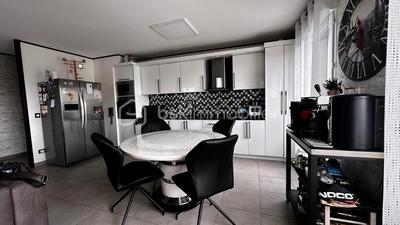 Appartement - 92 m² - 4 pièces