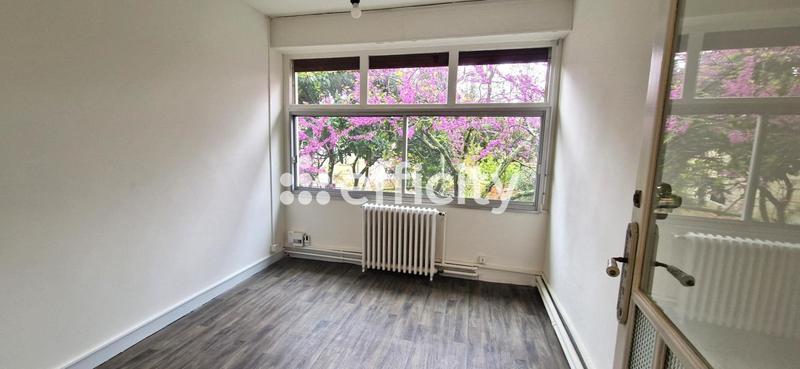 Maison - 170 m² - 9 pièces