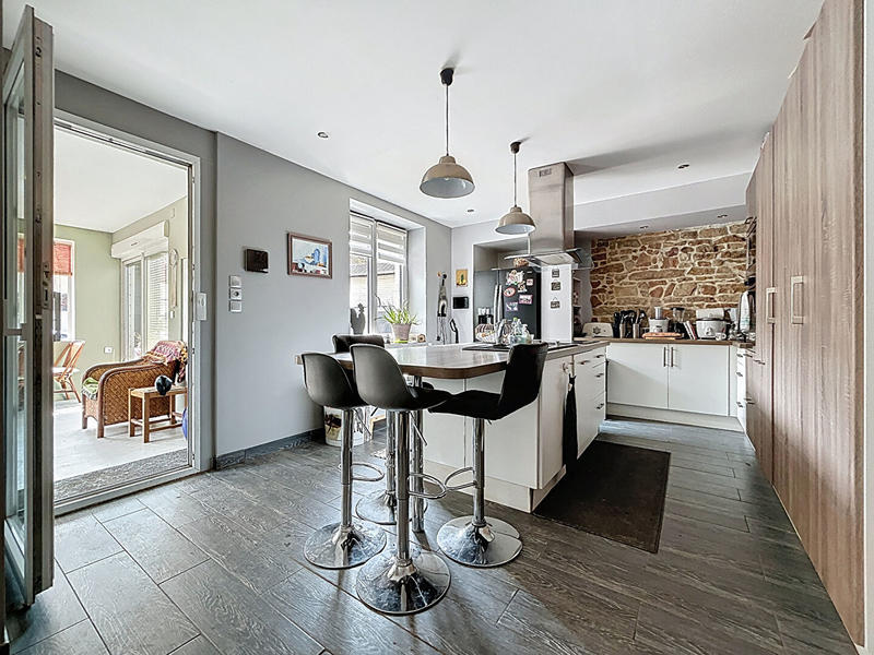 Maison - 439 m² - 11 pièces