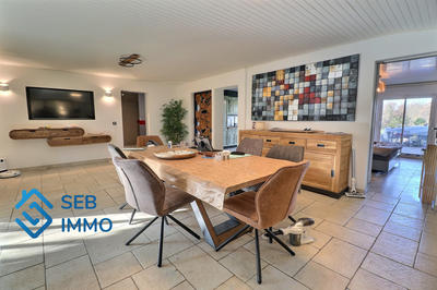 Maison - 196 m² - 8 pièces