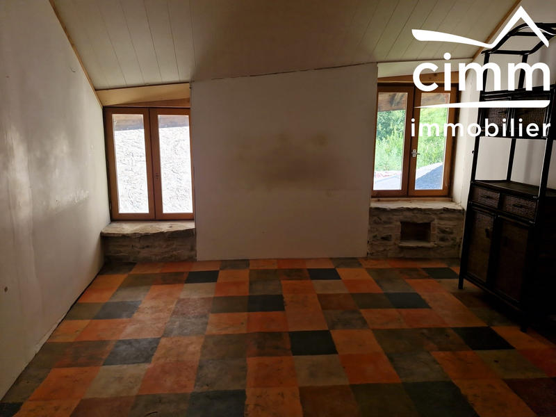 Maison - 217 m² - 7 pièces