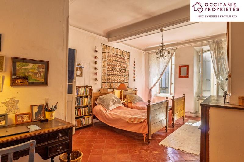 Maison de village - 256 m² - 10 pièces