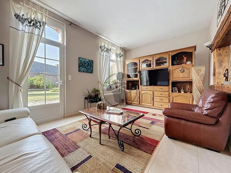 Maison - 202 m² - 8 pièces