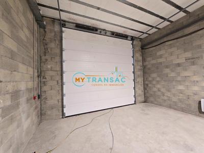 Local d'activités - 296 m²