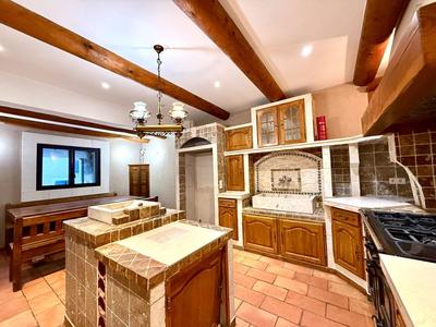 Maison - 194 m² - 6 pièces