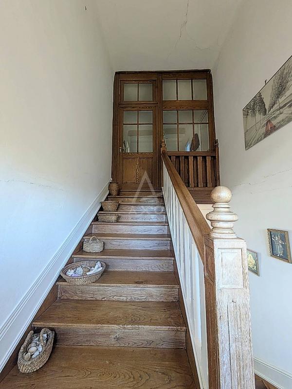 Maison - 284 m² - 13 pièces