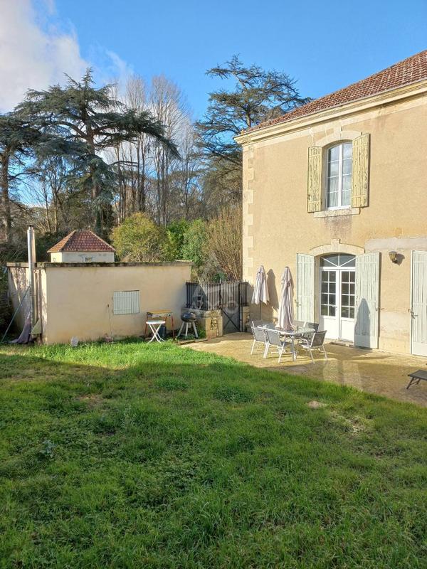 Maison bourgeoise - 270 m² - 10 pièces