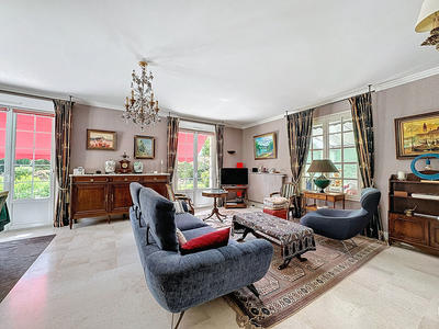 Maison - 145 m² - 7 pièces