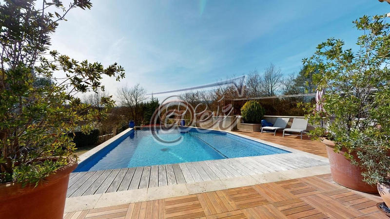 Villa - 435 m² - 10 pièces